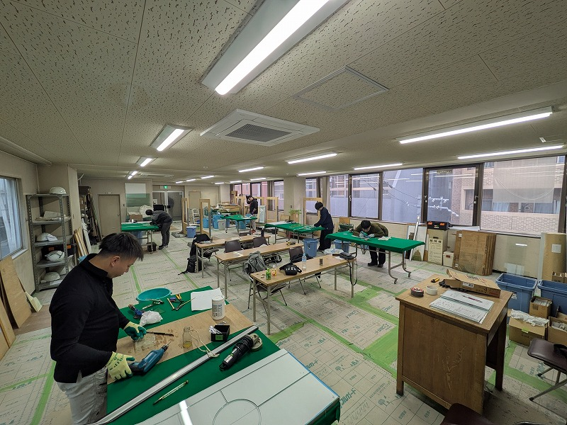 板硝子高等職業訓練校の授業風景